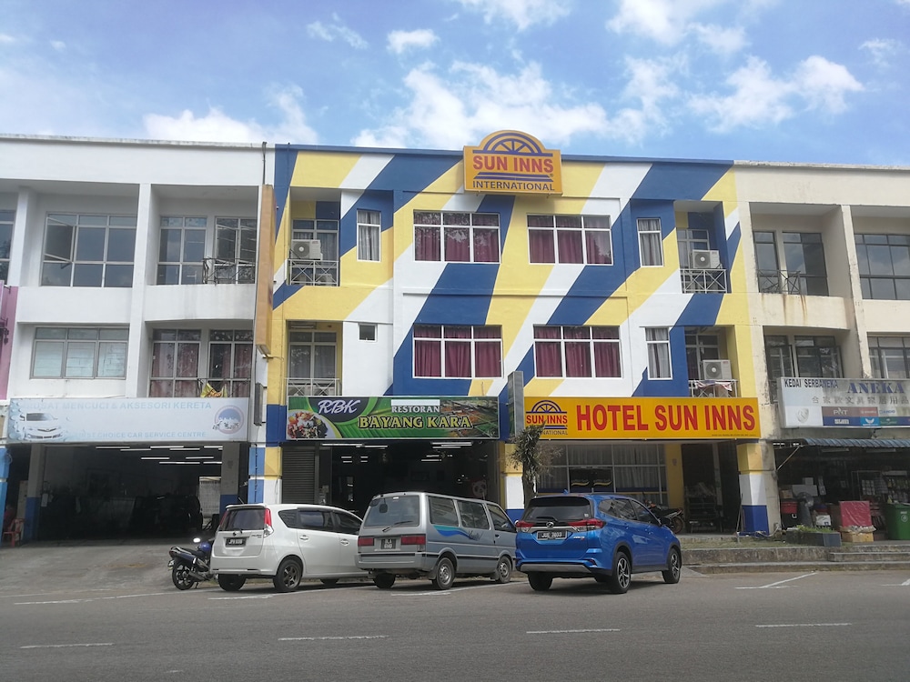 Sun Inns Permas Jaya, Singapore