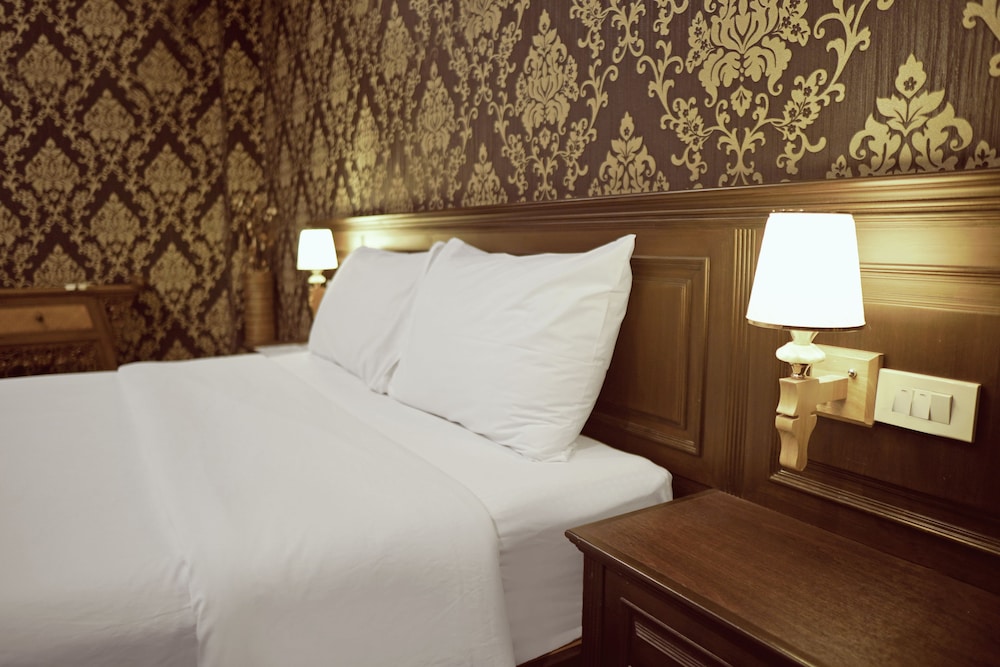 Romena Grand Hotel, Singapore