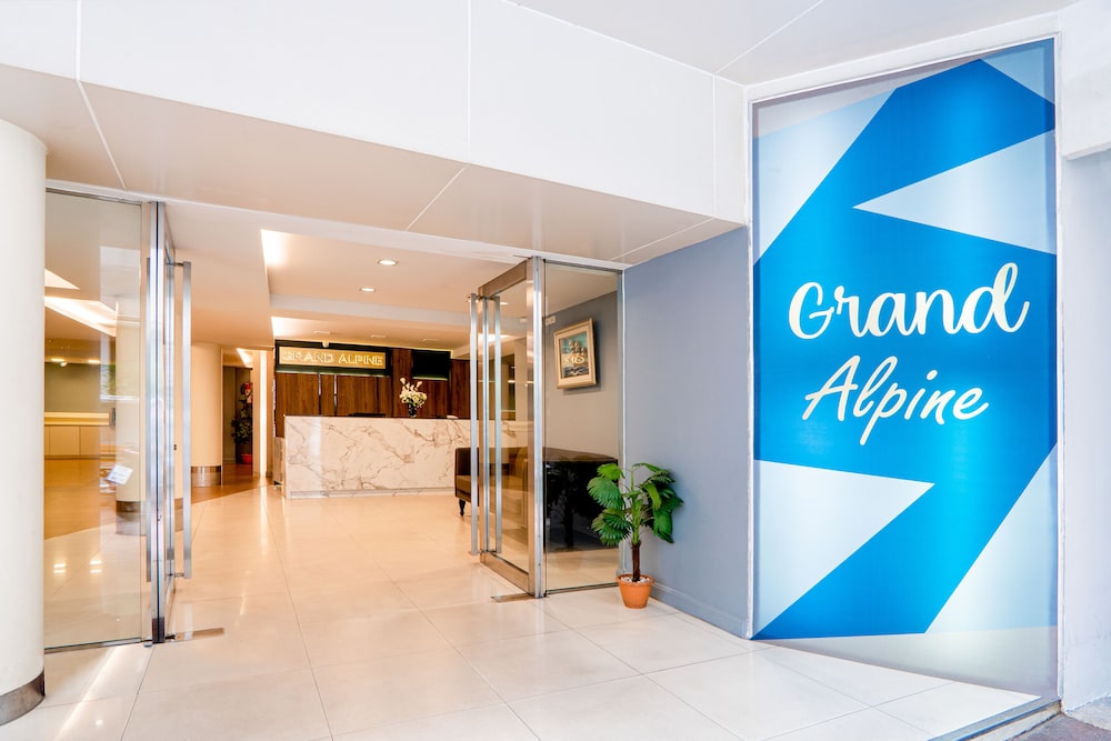 Grand Alpine Hotel, Singapore
