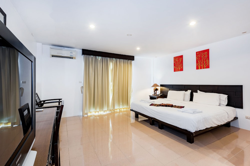 My Hotel Phuket, Singapore
