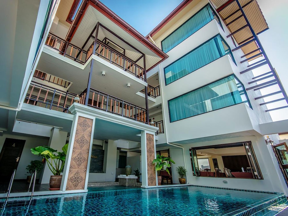 Goldenbell Hotel Chiangmai, Singapore