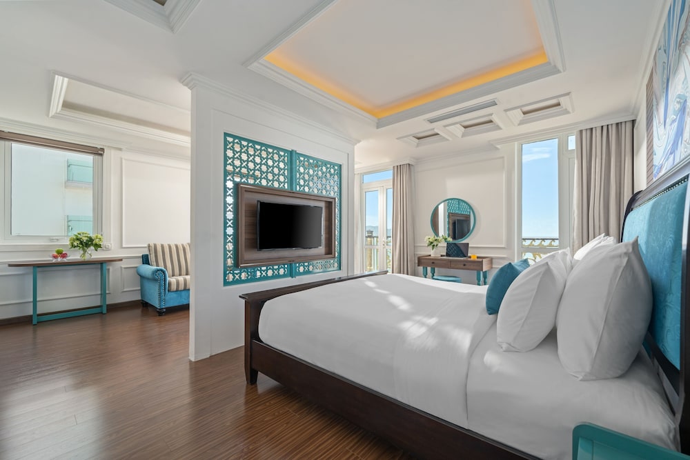 Paracel Beach Hotel, Singapore