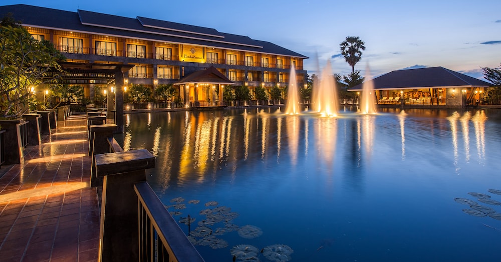 Hotel de l'amour, Singapore
