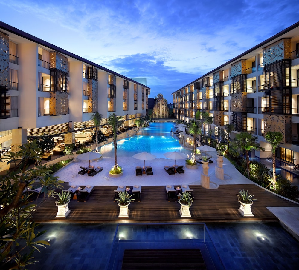 The Trans Resort Bali, Singapore