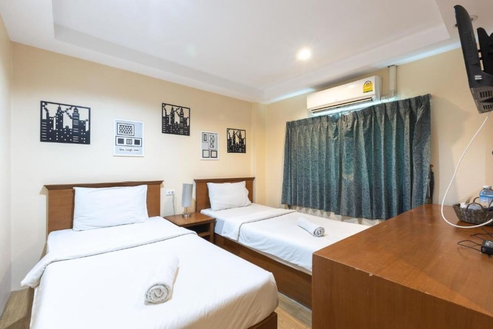 Sleep at Phuket, Singapore