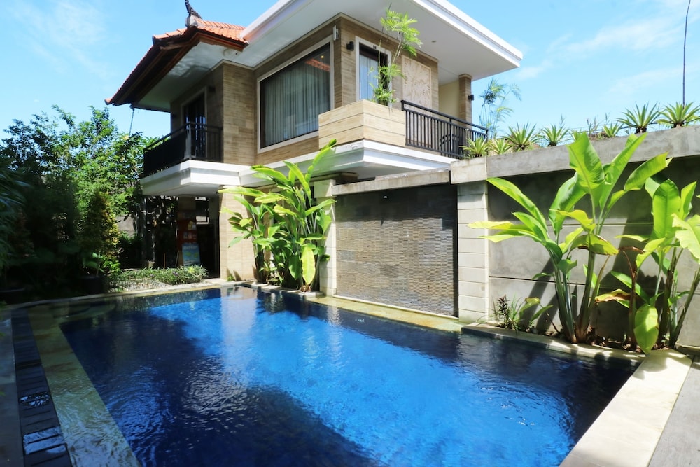 Kondra Premiere Guest House Kuta, Singapore