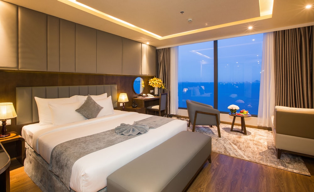 DTX Hotel Nha Trang, Singapore