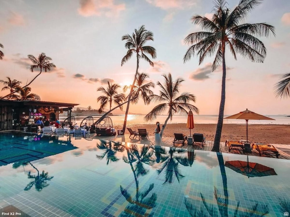 Tango Luxe Beach Villa Samui, Singapore