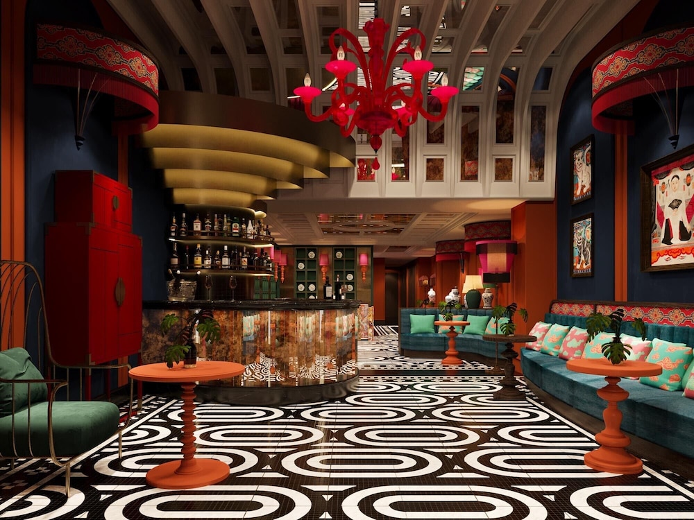 L’HÔTEL du LAC Hanoi, Singapore