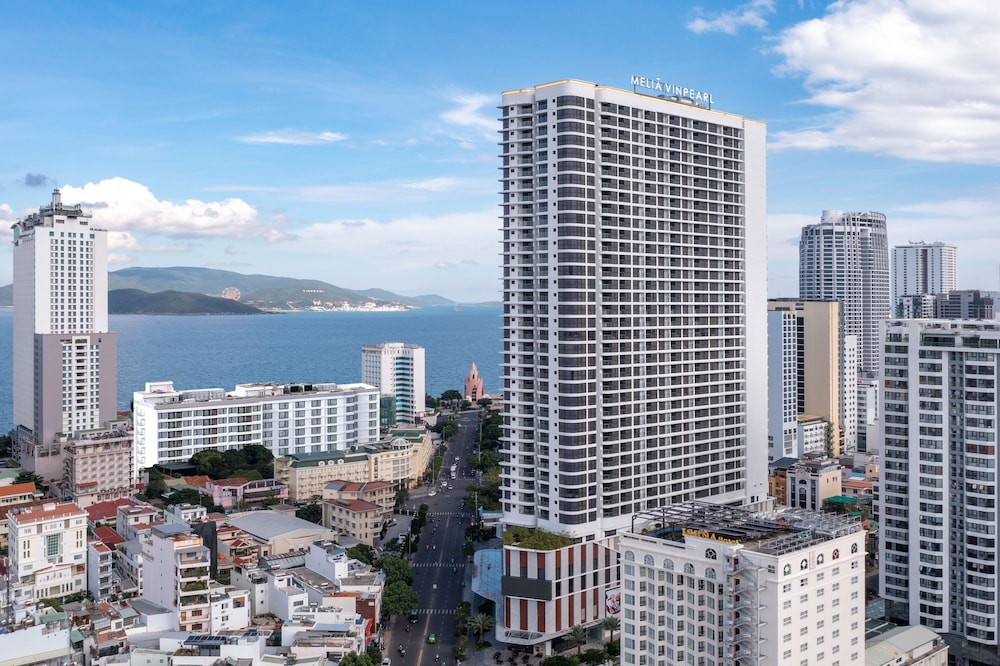 Melia Vinpearl Nha Trang Empire, Singapore