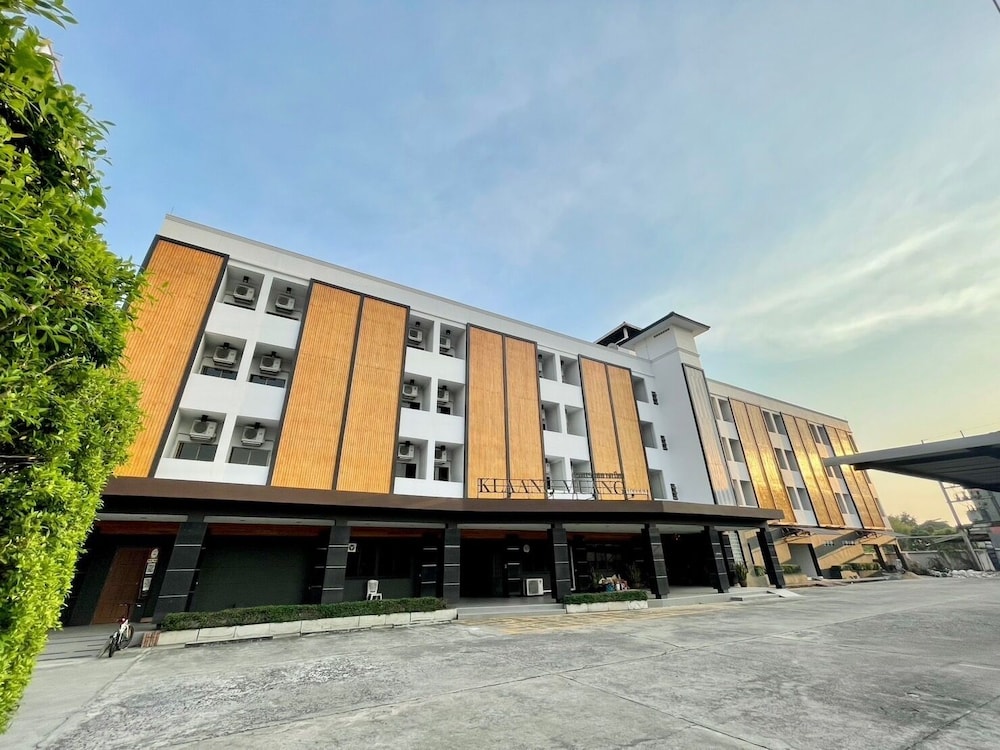 Klaang Muang Hotel Rayong, Singapore