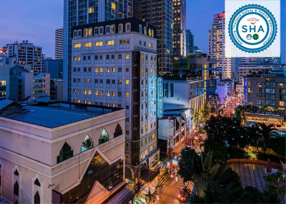 CASA Sukhumvit 11, Singapore