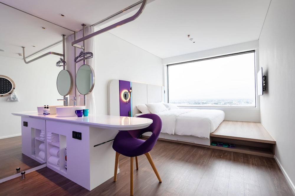 SOJO Hotel Bac Giang, Singapore