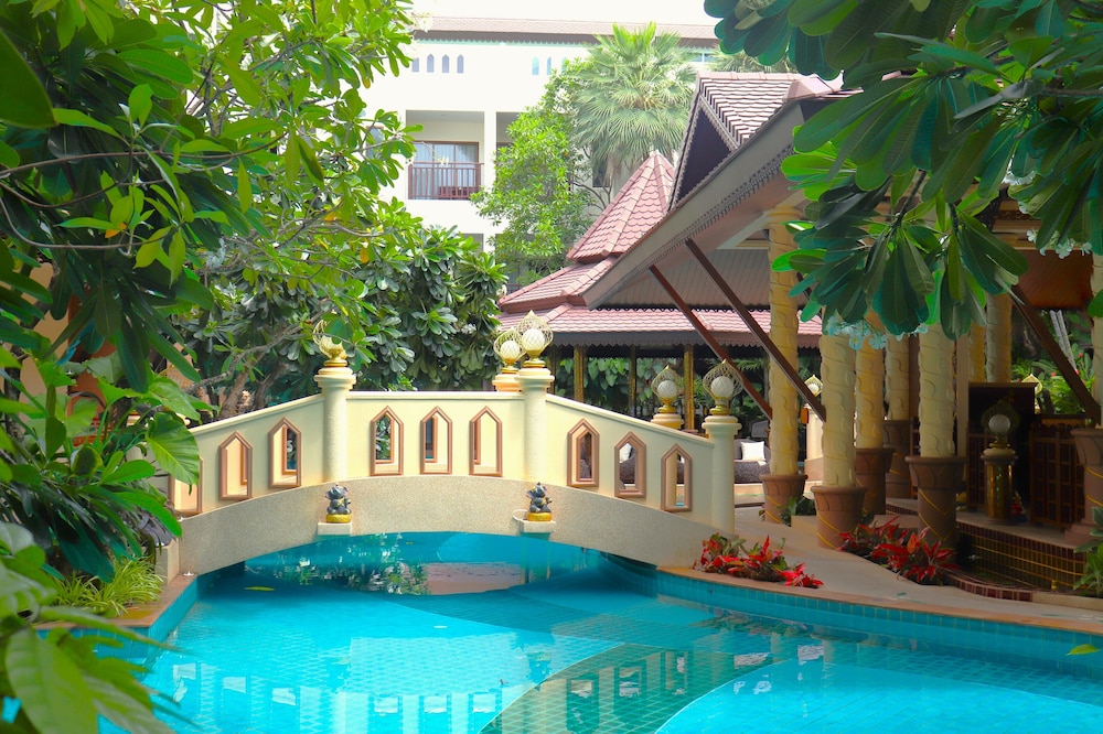 Quality Beach Resorts and Spa Patong, Singapore