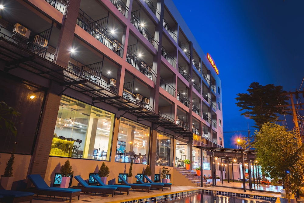 Maikhao Hotel managed by Centara, Singapore