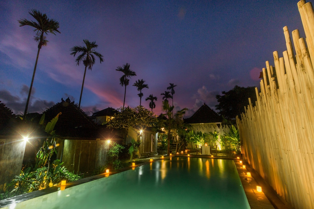 Green Taman Ubud, Singapore