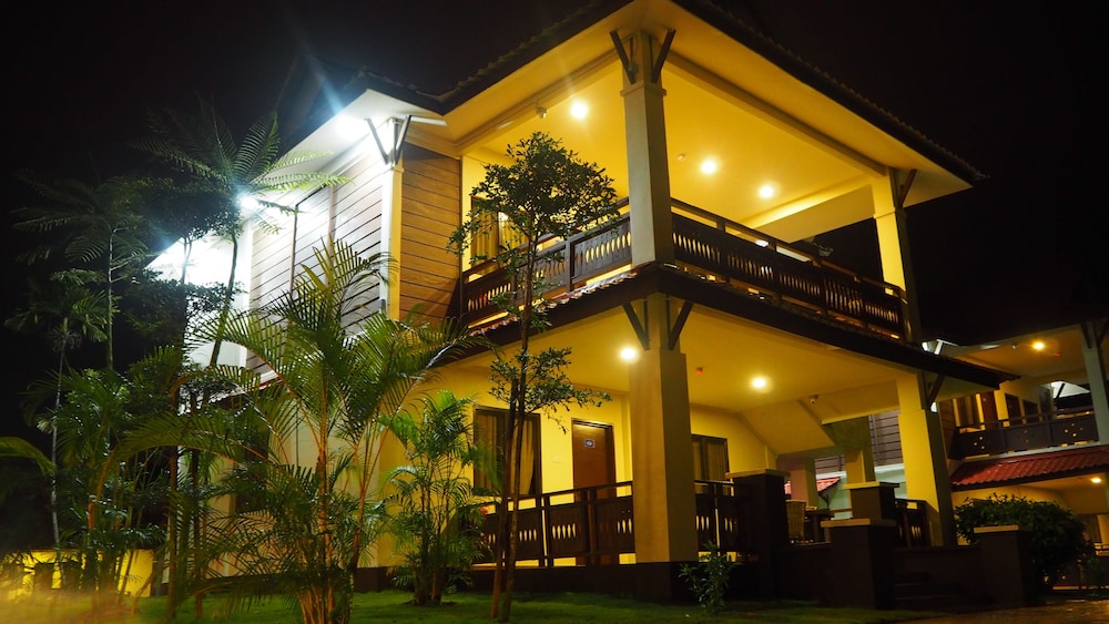 Photo of Lotus Seaview Beach Resort, 3-star hotel in Bandar Penawar