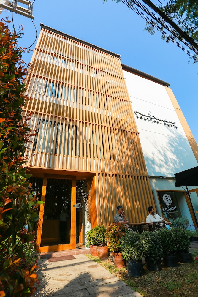 At Thaphae Hostel, Singapore