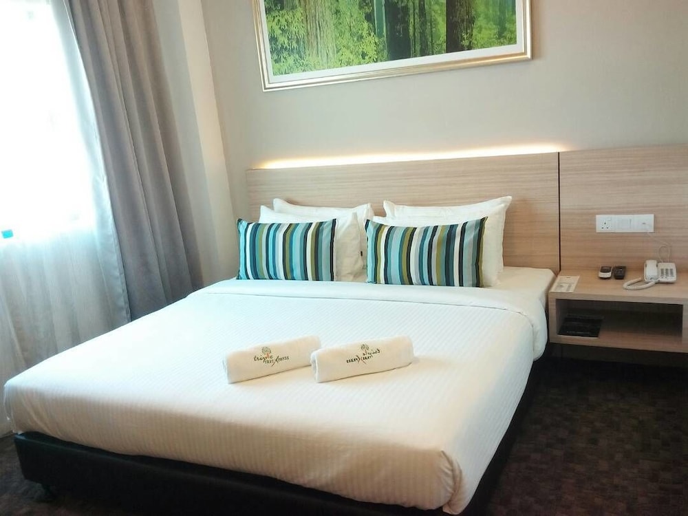 The Inn Bintulu, Singapore