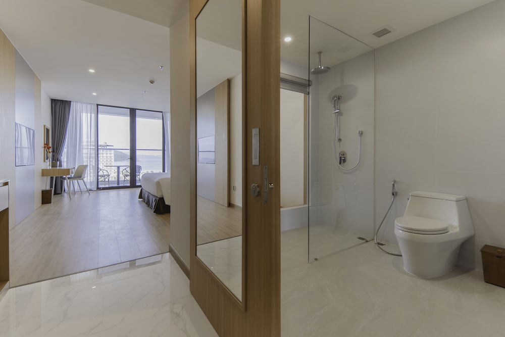 Aquamarine Resort Cam Ranh-All Inclusive, Singapore