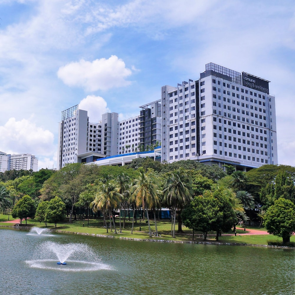 Komune Living & Wellness, Singapore