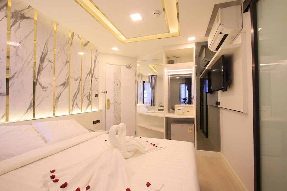Pratunam Atrium Hotel, Singapore