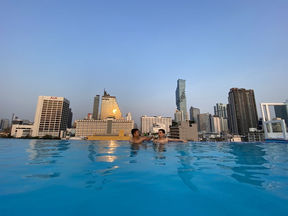 Sapphire Hotel Silom Bangkok, Singapore