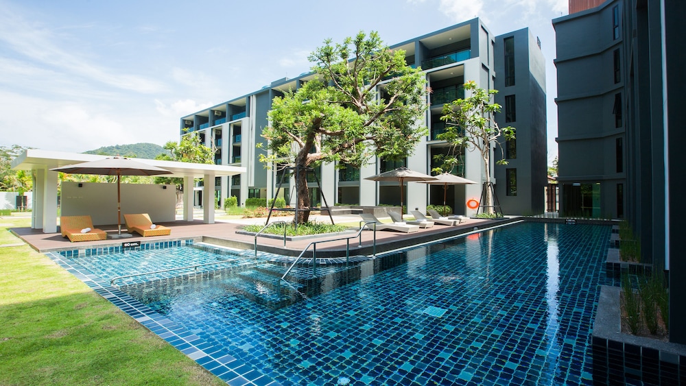 B2 Krabi Premier Hotel, Singapore