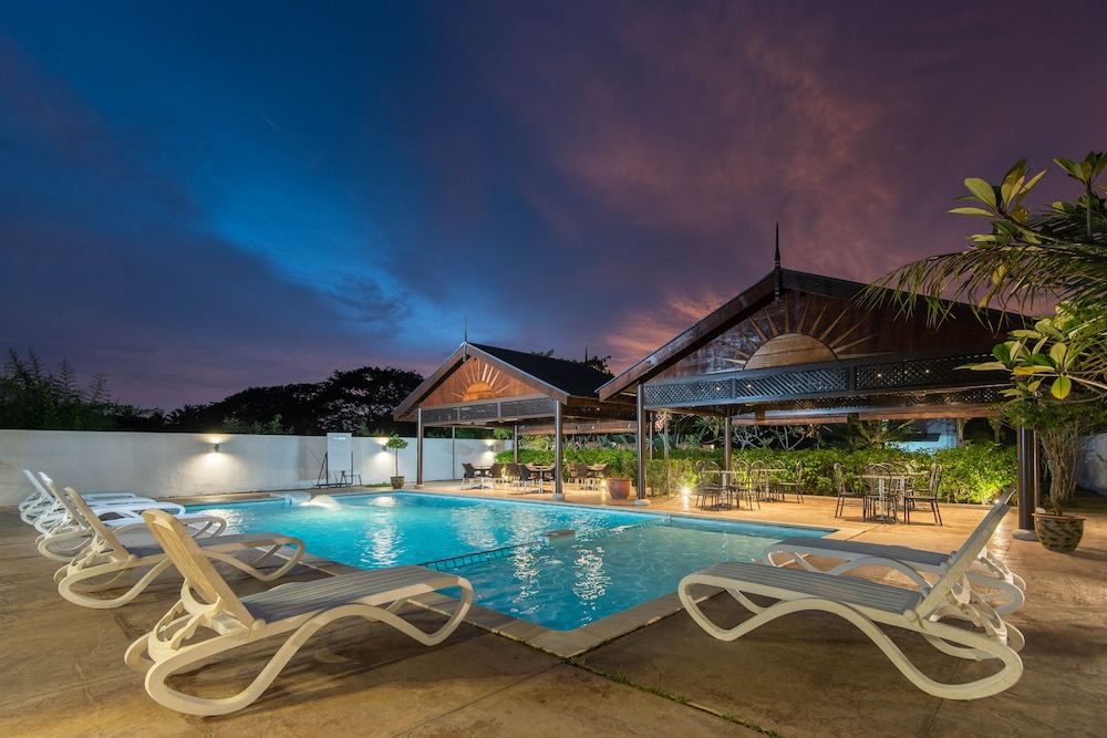 Riverra Inn Langkawi, Singapore