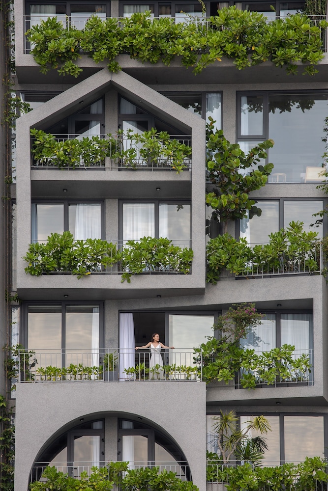 The Leaf Boutique, Singapore