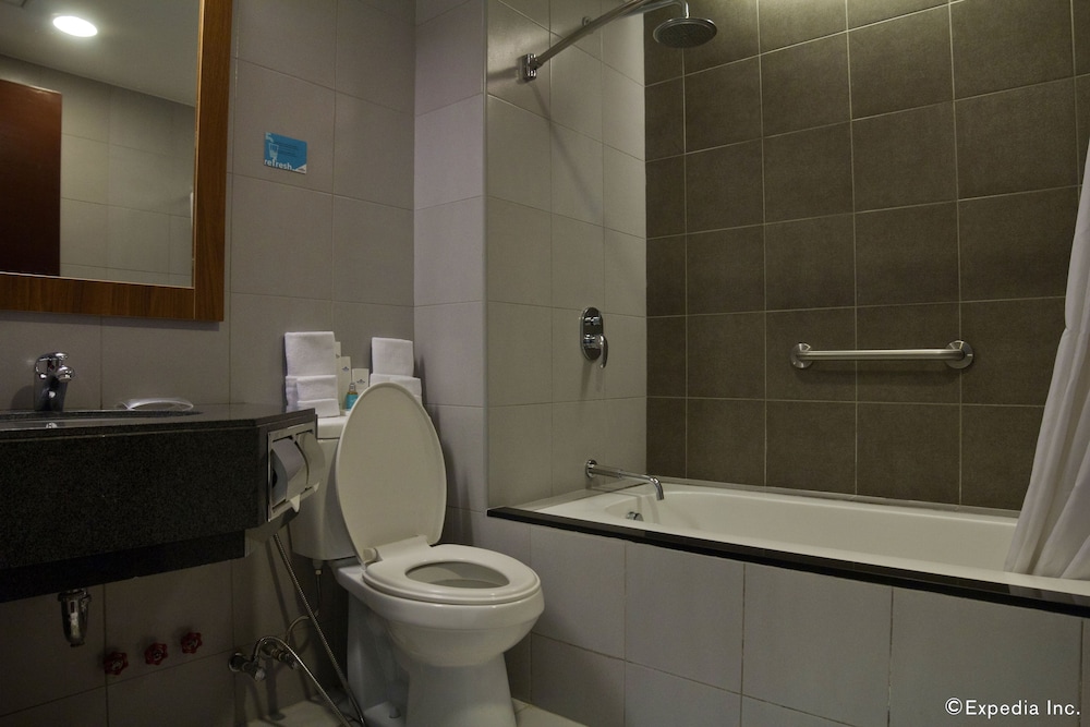 Photo of Microtel by Wyndham UP Technohub, 3-star hotel in Diliman