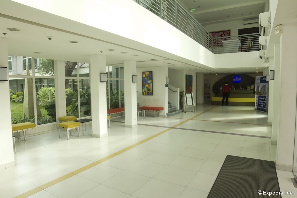 Photo of Microtel by Wyndham UP Technohub, 3-star hotel in Diliman