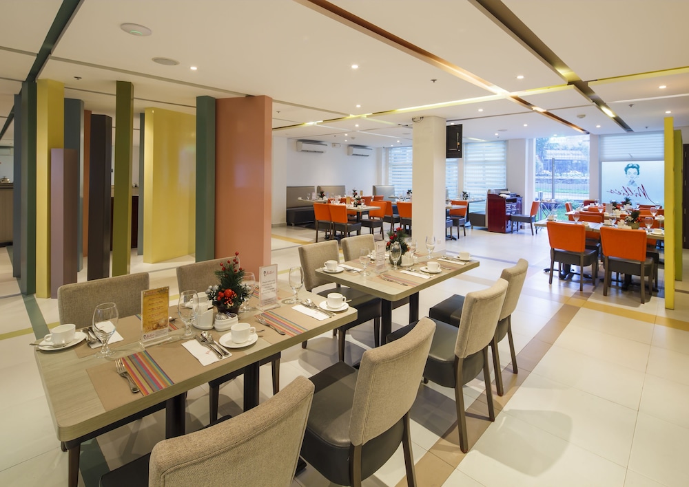 Photo of Microtel by Wyndham UP Technohub, 3-star hotel in Diliman