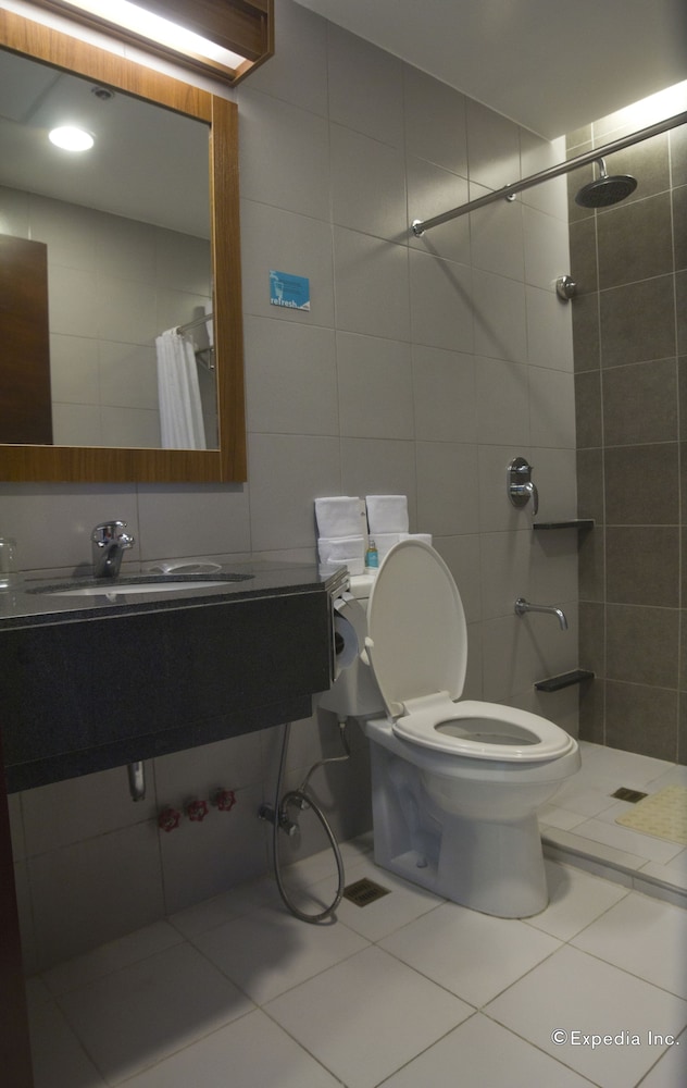 Photo of Microtel by Wyndham UP Technohub, 3-star hotel in Diliman