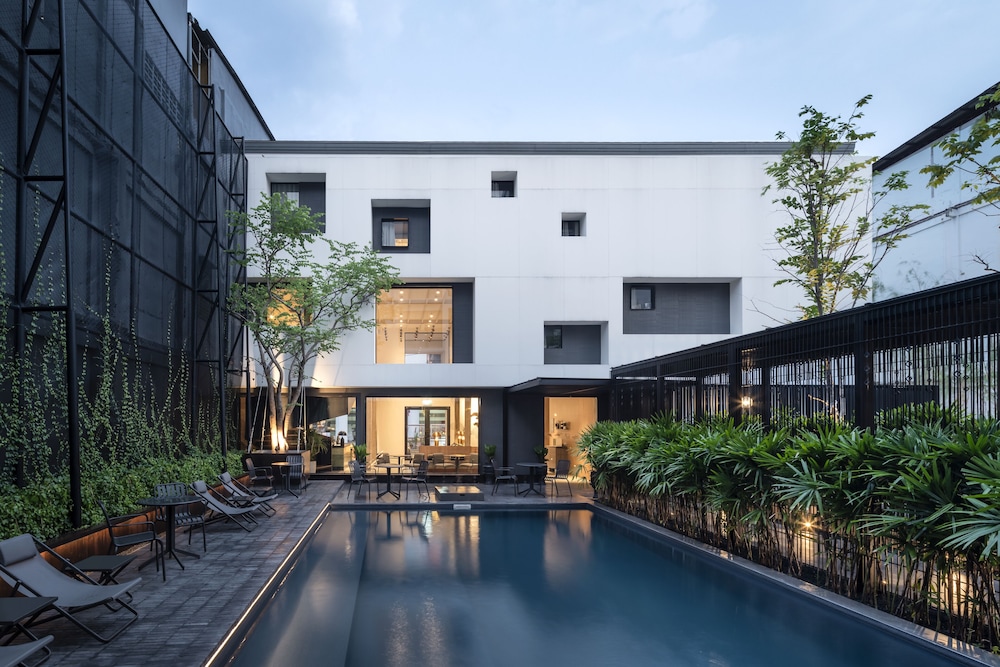 Lilit Bang Lumphu Hotel, Singapore