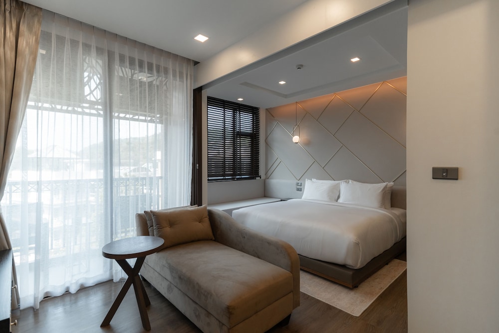 The Proud Karon Beach Phuket Trademark Collection By Wyndham, Singapore