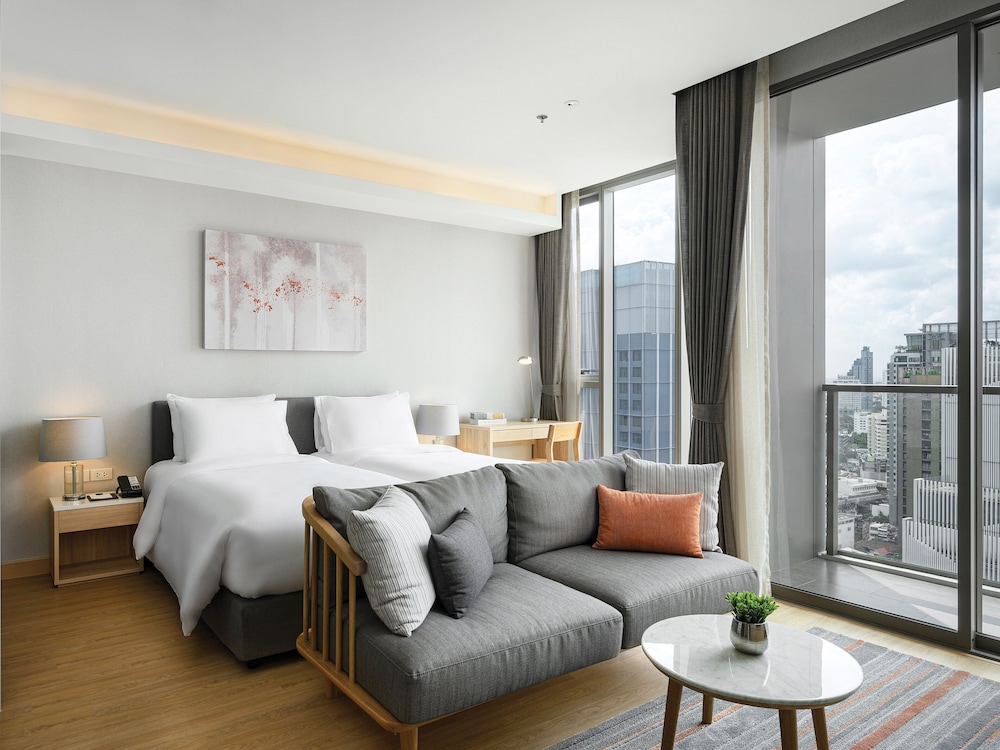 Oakwood Suites Bangkok, Singapore