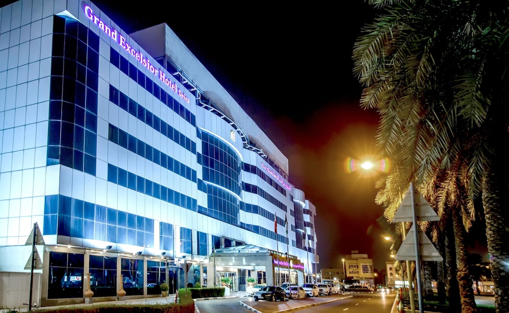 Grand Excelsior Hotel Deira, Singapore