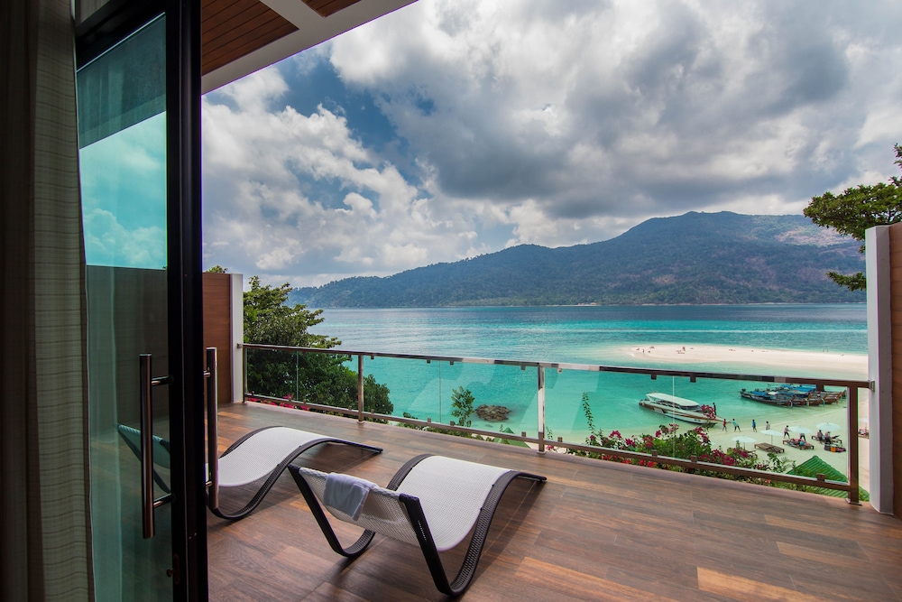 Mountain Resort Koh Lipe, Singapore