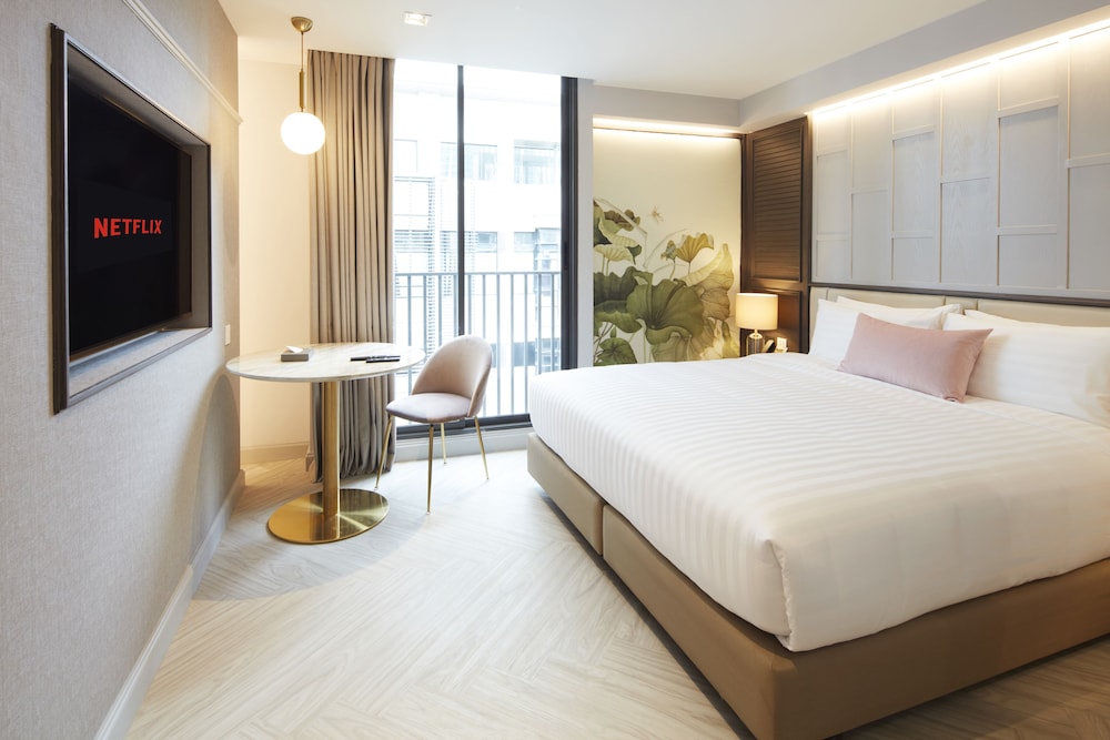 The Quarter Ploenchit by UHG, Singapore