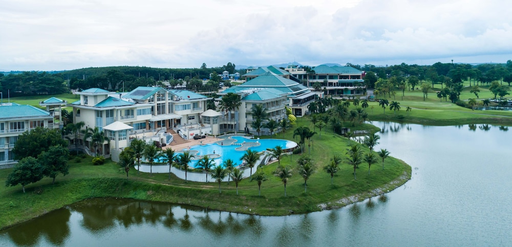 Pattana Sports Resort, Singapore