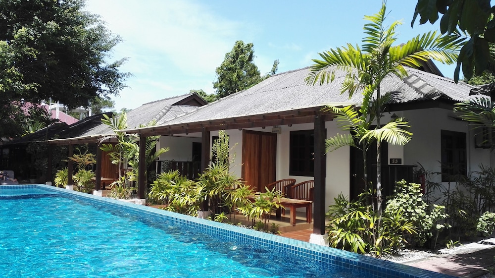 Tropical Resort Langkawi, Singapore