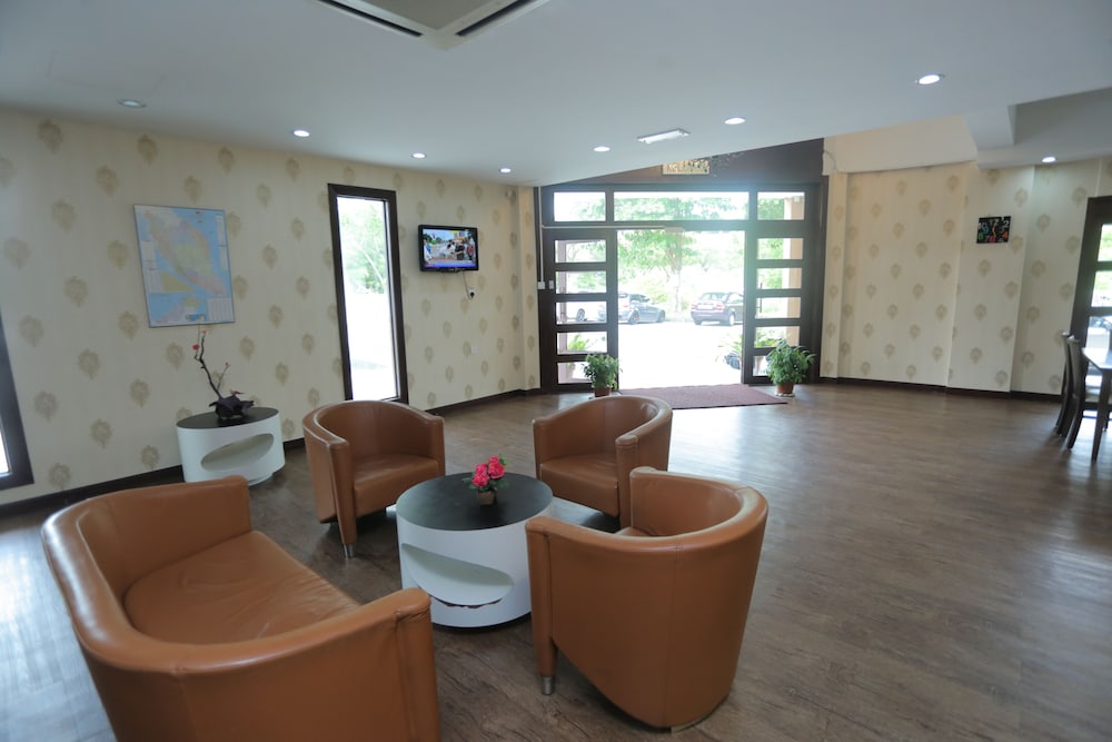 JAM Hotel near ERL Salak Tinggi Sepang, Singapore