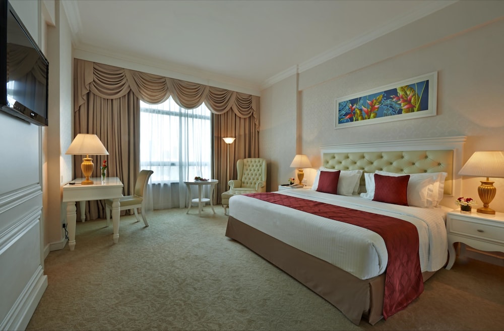 Royale Chulan Damansara, Singapore