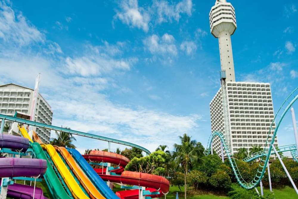 Pattaya Park Beach Resort, Singapore