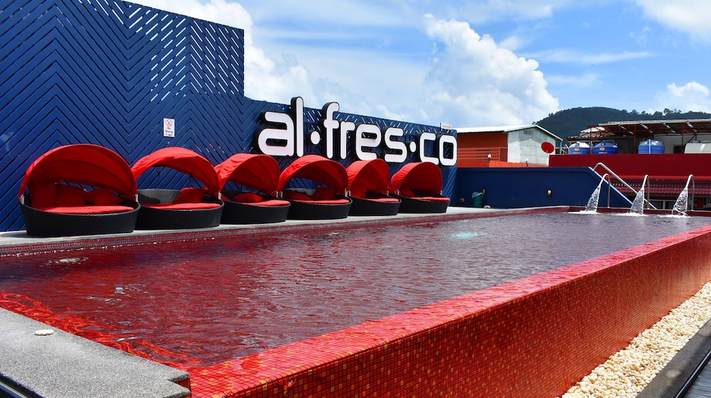 Alfresco Phuket Hotel, Singapore