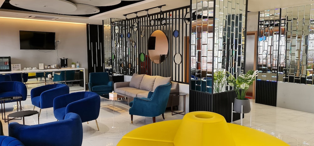 The Neuf Ratchada, Singapore