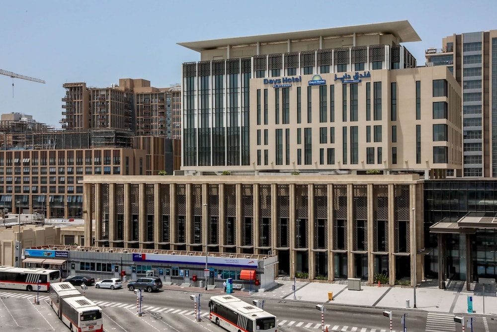 Days Hotel By Wyndham Dubai Deira, Singapore