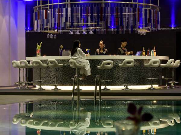 Pullman Kuching, Singapore