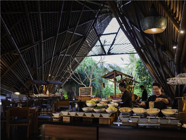 Kuredhivaru Resort & Spa Maldives, Singapore